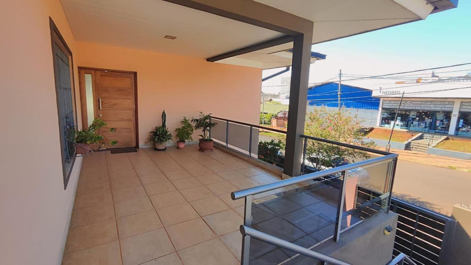 Excelente Departamento - Cataratas Alquiler Temporario ปูแอร์โตอีกวาซู ภายนอก รูปภาพ