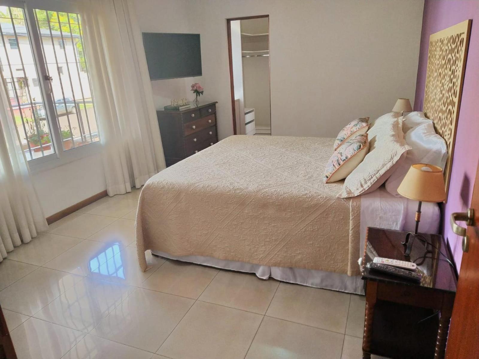 Excelente Departamento - Cataratas Alquiler Temporario ปูแอร์โตอีกวาซู ภายนอก รูปภาพ